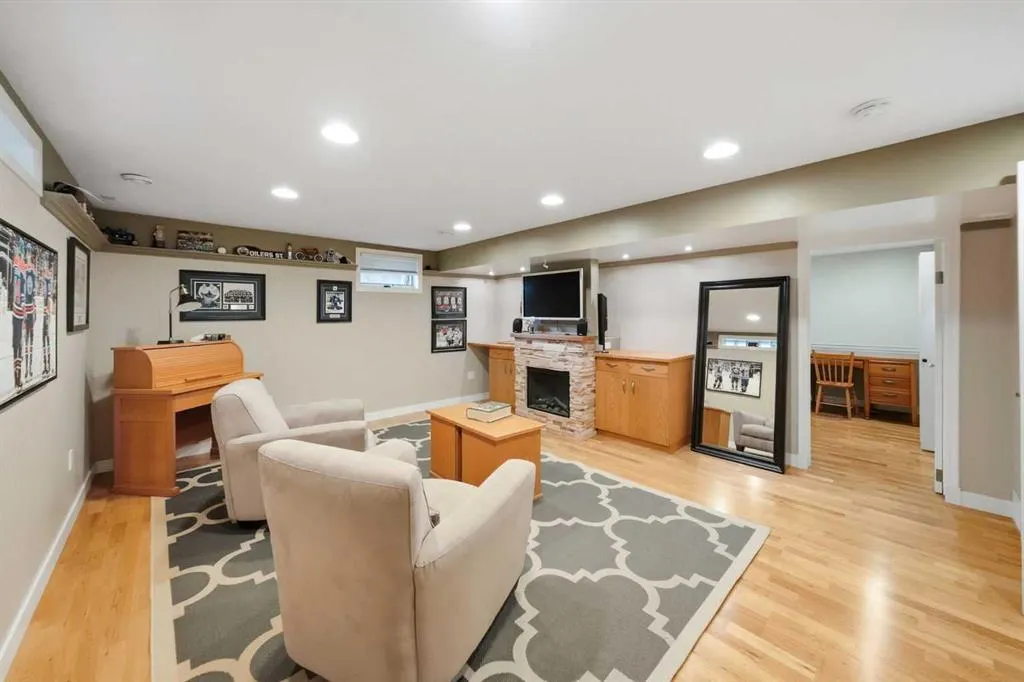 18 College Park Drive