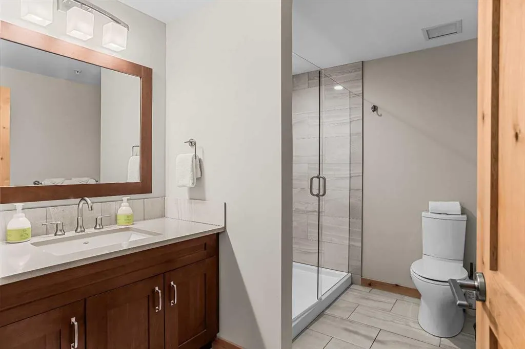 905 Spring Creek Drive #208