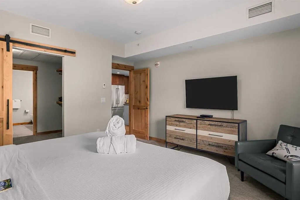 905 Spring Creek Drive #208