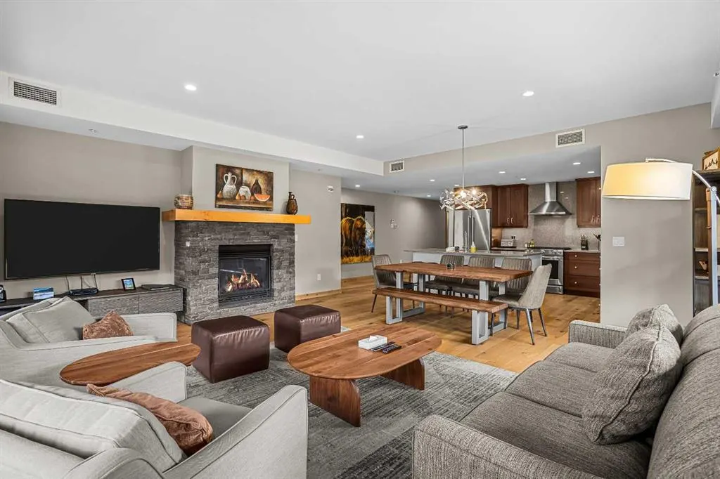 905 Spring Creek Drive #208