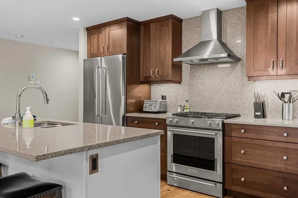 905 Spring Creek Drive #208