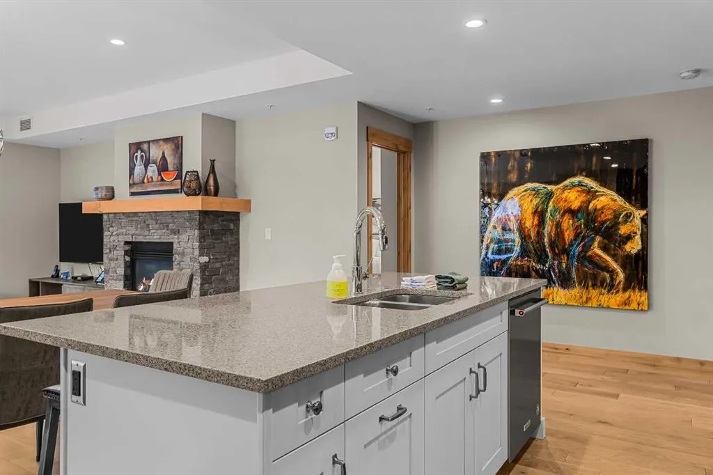 905 Spring Creek Drive #208
