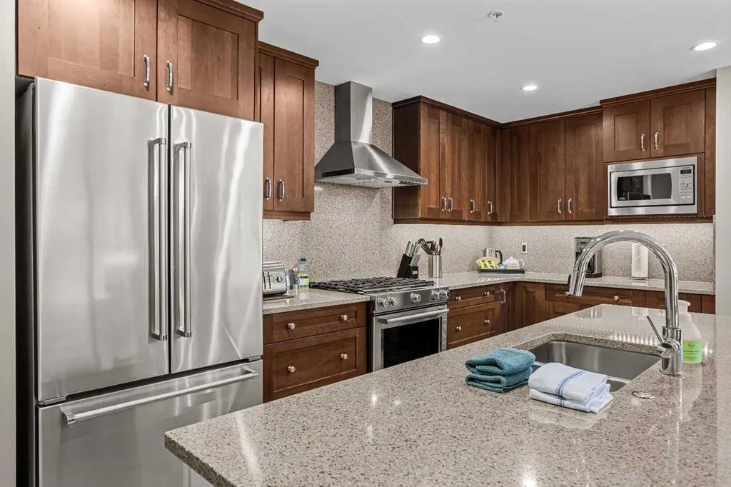 905 Spring Creek Drive #208