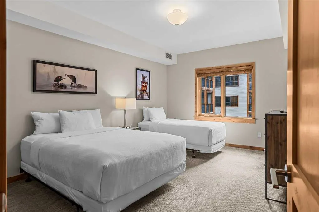 905 Spring Creek Drive #208