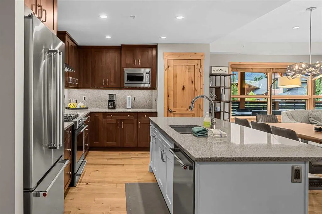 905 Spring Creek Drive #208