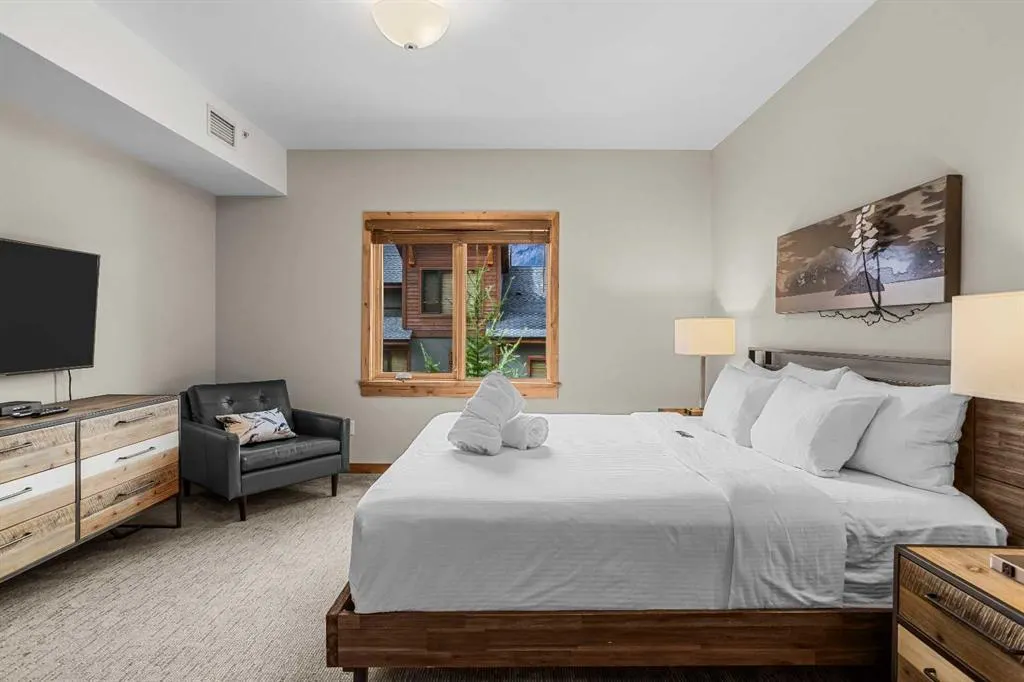 905 Spring Creek Drive #208