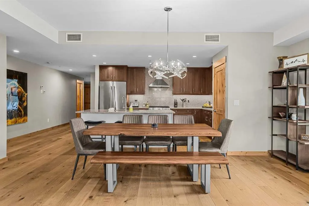 905 Spring Creek Drive #208