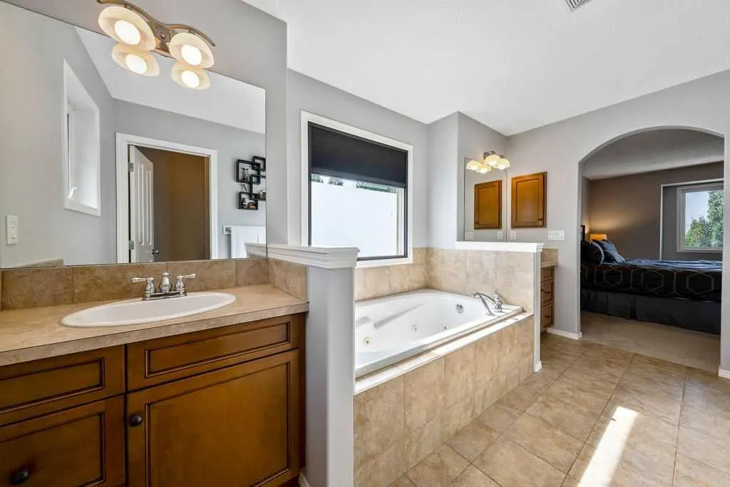 28 Auburn Sound Terrace SE