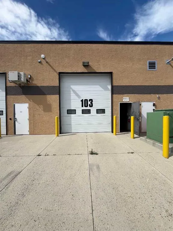541 Kingsview Way SE #103