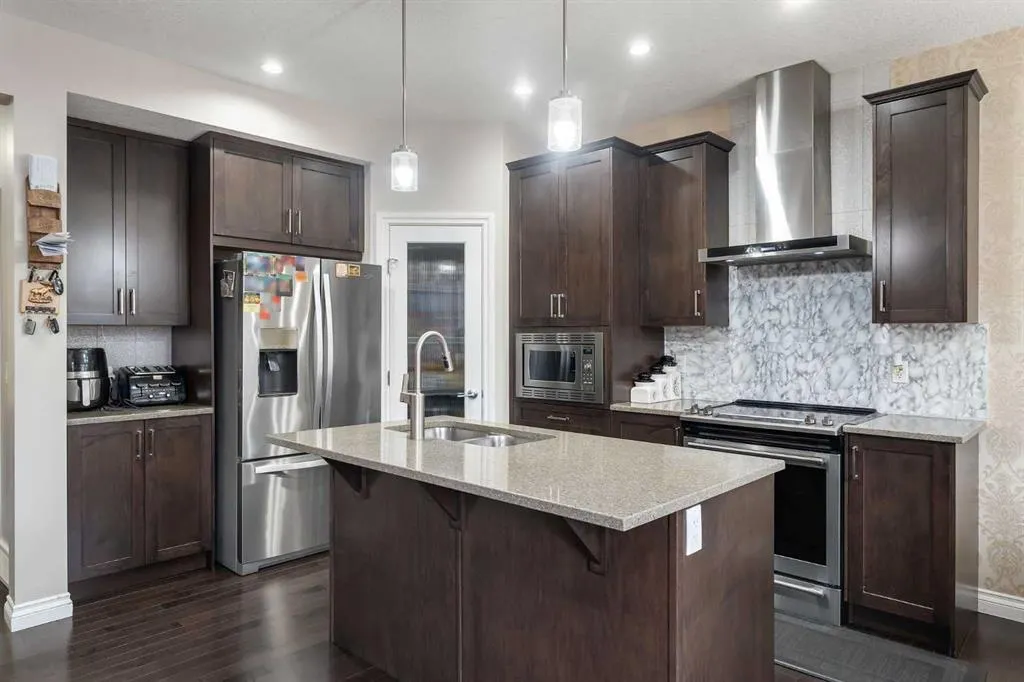 28 Saddlelake Common NE