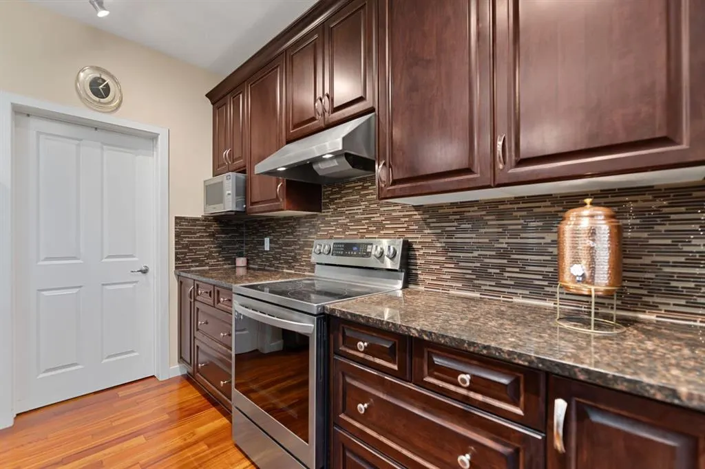 160 SKYVIEW SHORES Manor NE