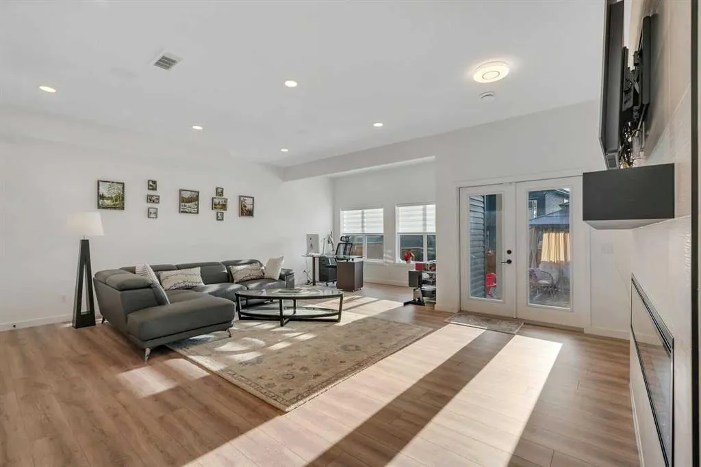 128 Precedence Hill