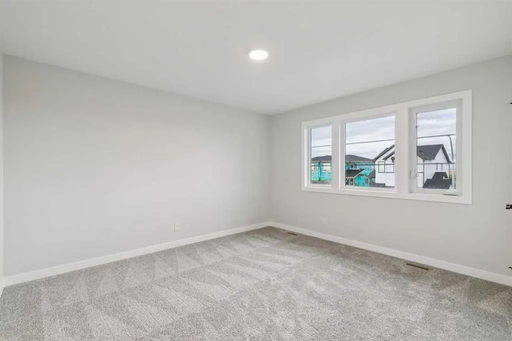 435 Bridgeport