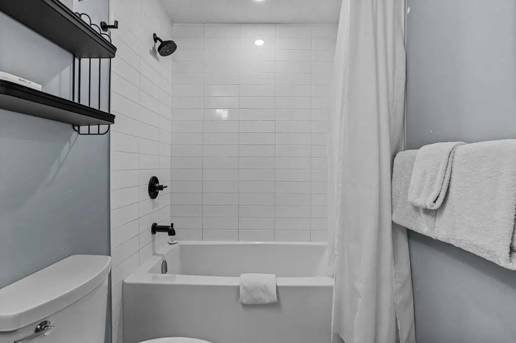 109 Kananaskis Way #106