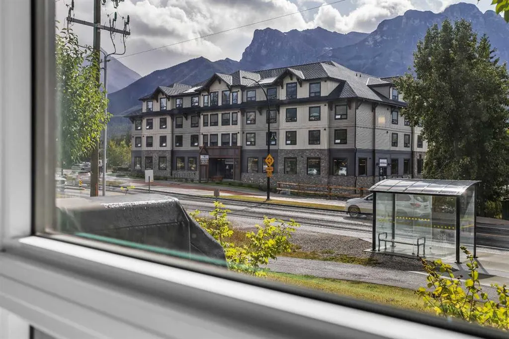 109 Kananaskis Way #106