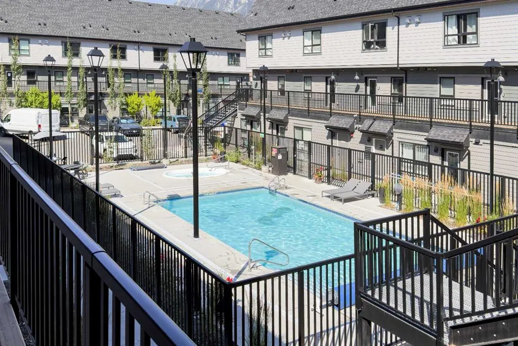 109 Kananaskis Way #106