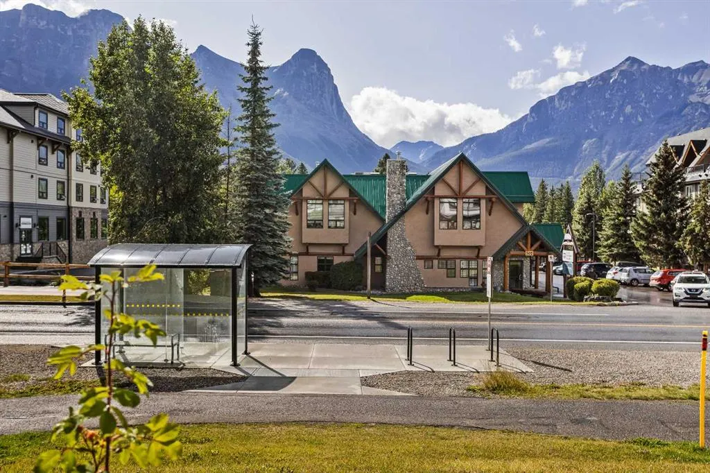 109 Kananaskis Way #106