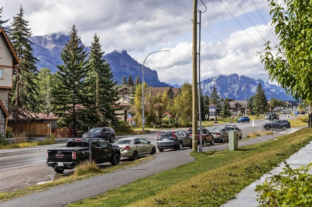 109 Kananaskis Way #106