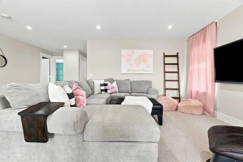 114 Kinniburgh Road