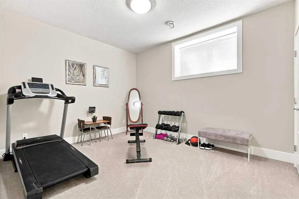 114 Kinniburgh Road
