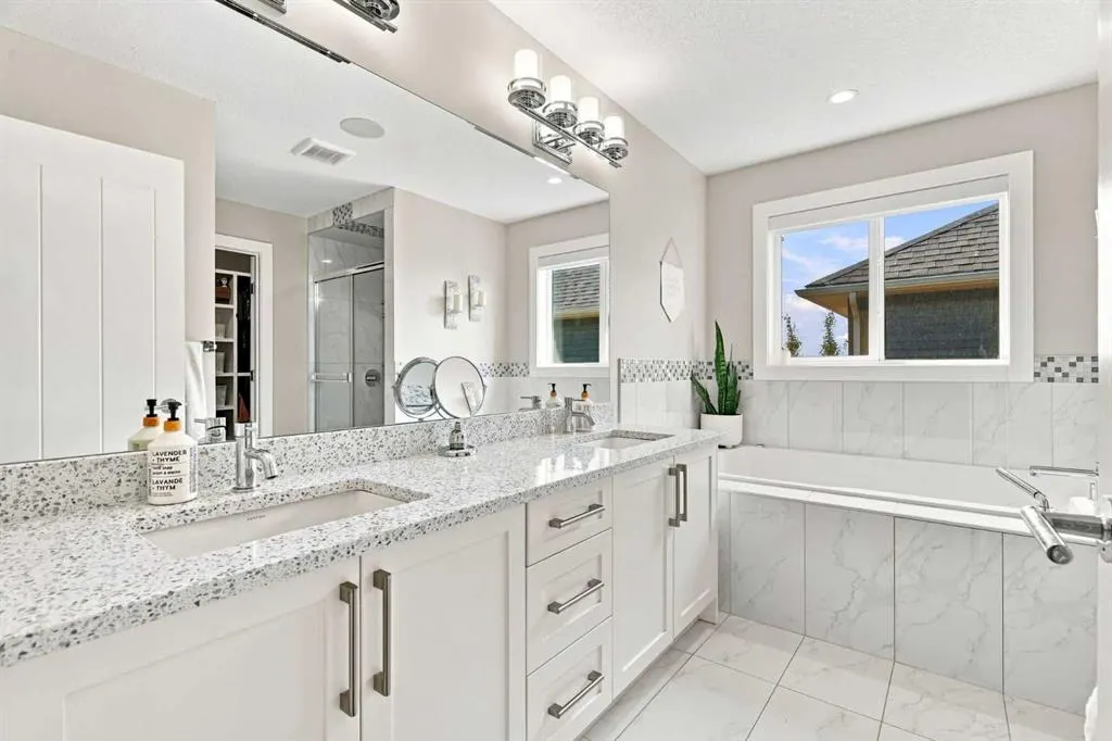 114 Kinniburgh Road
