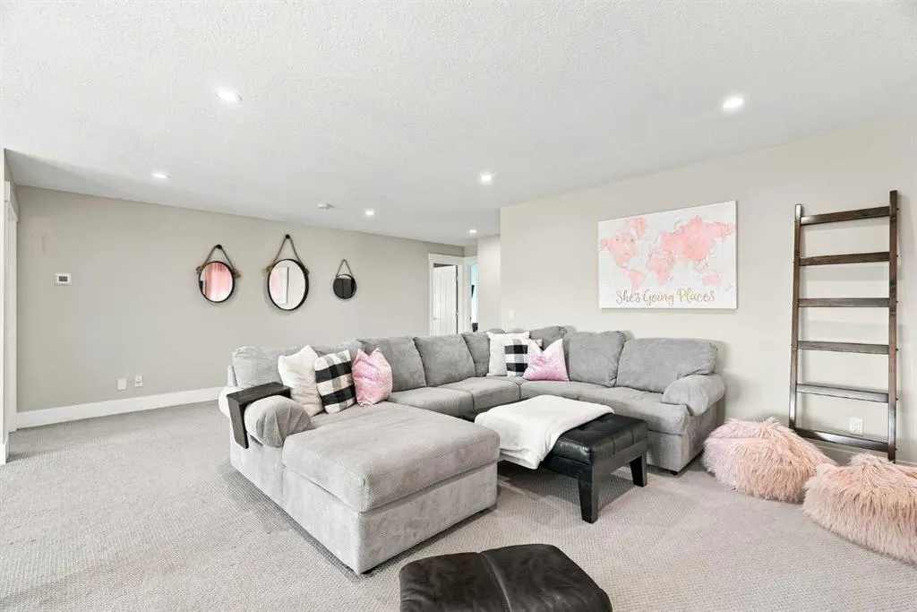 114 Kinniburgh Road
