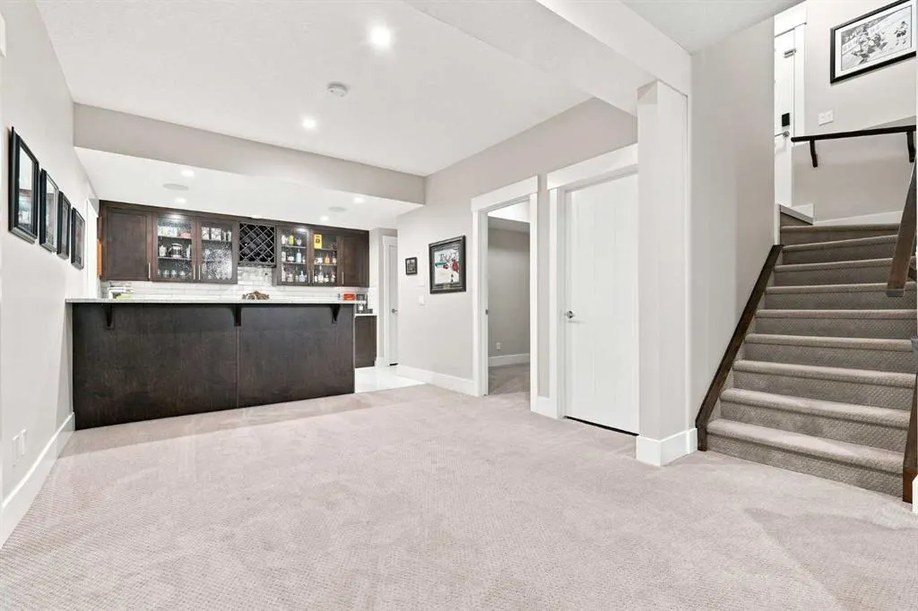 114 Kinniburgh Road