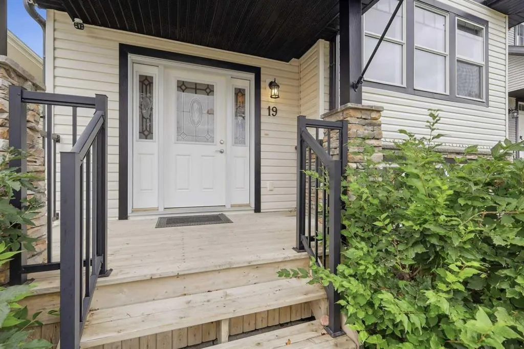 19 Regatta Way