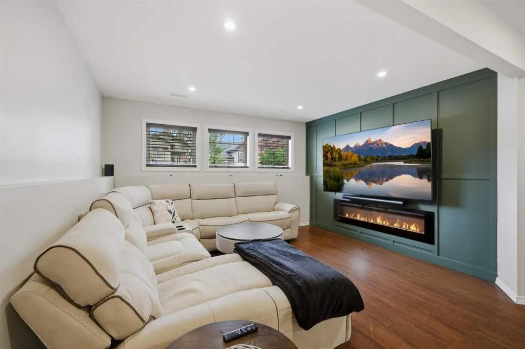 19 Regatta Way