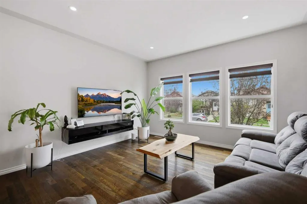 19 Regatta Way