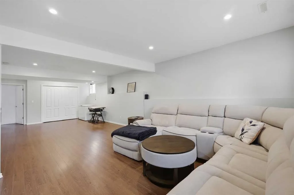 19 Regatta Way