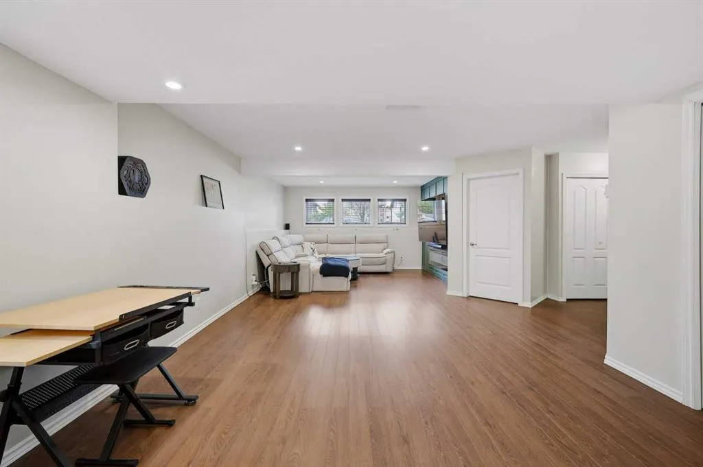 19 Regatta Way