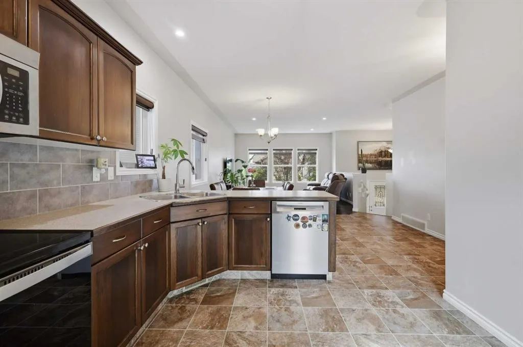 19 Regatta Way