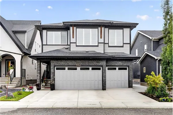 260 Marina Grove SE