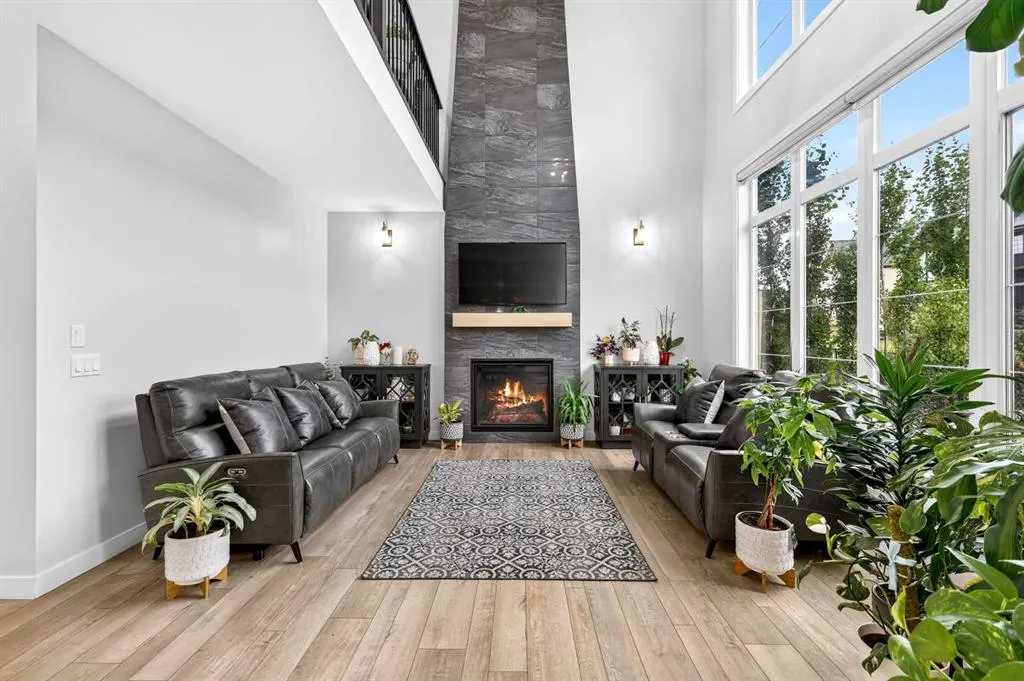 260 Marina Grove SE