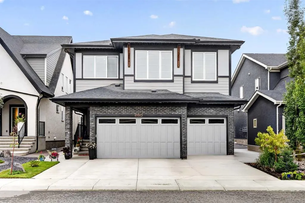 260 Marina Grove SE