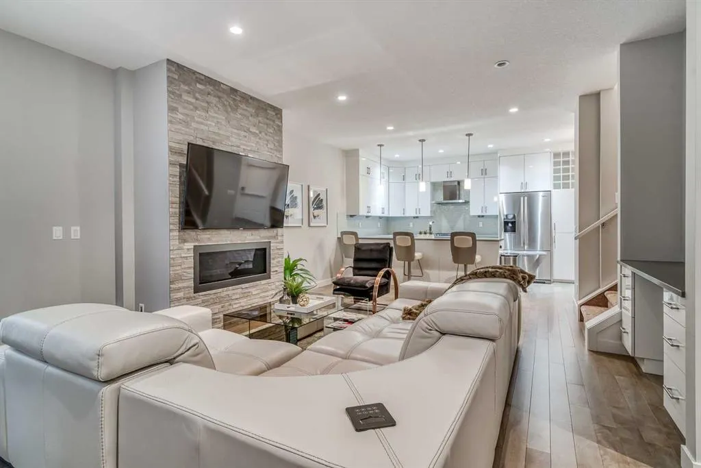 2428 30 Street SW #3