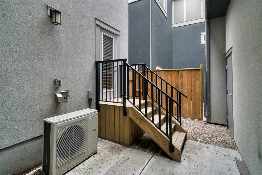 2428 30 Street SW #3