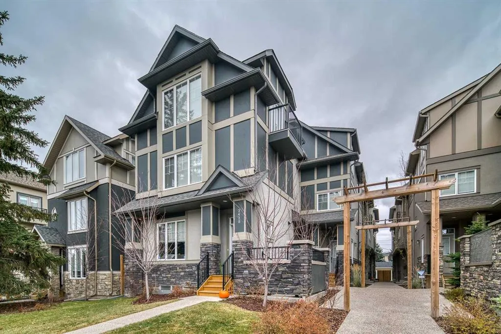 2428 30 Street SW #3