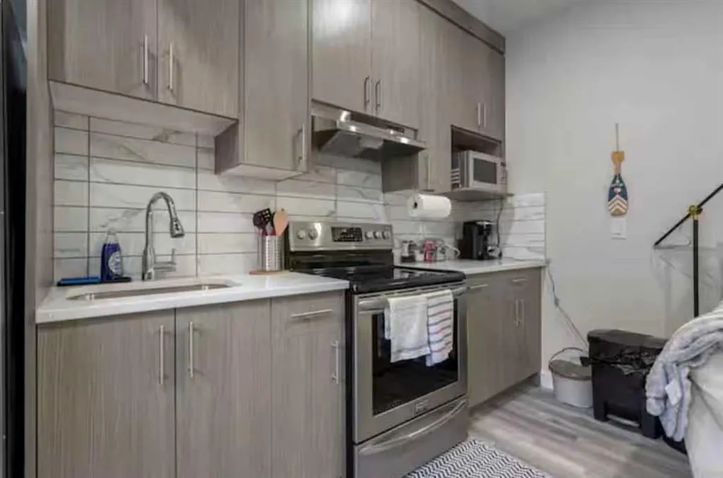131 Sherview Grove NW