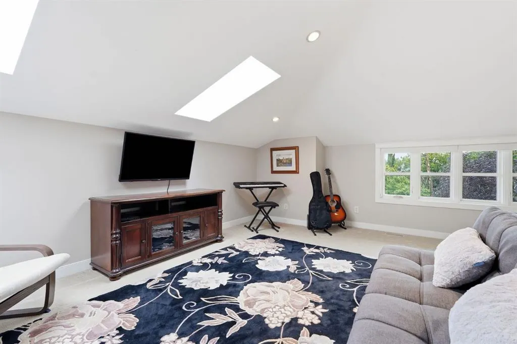 2409 Westmount Road NW