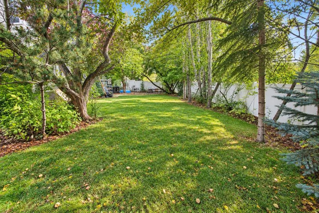 101 Dickenson Crescent