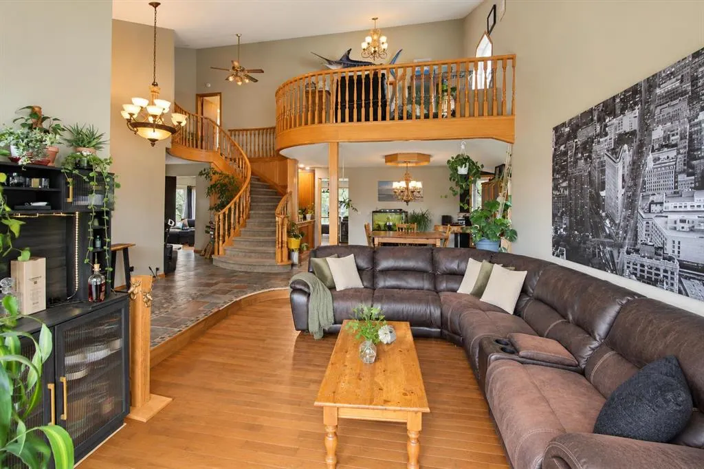 101 Dickenson Crescent