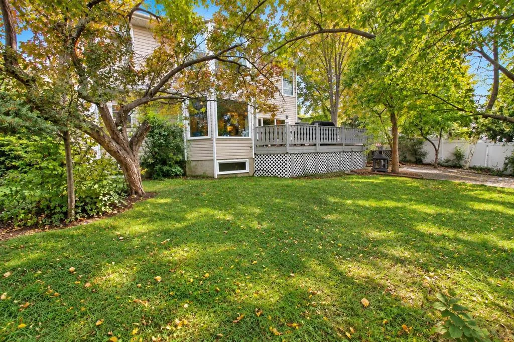 101 Dickenson Crescent