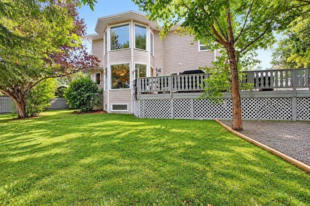 101 Dickenson Crescent