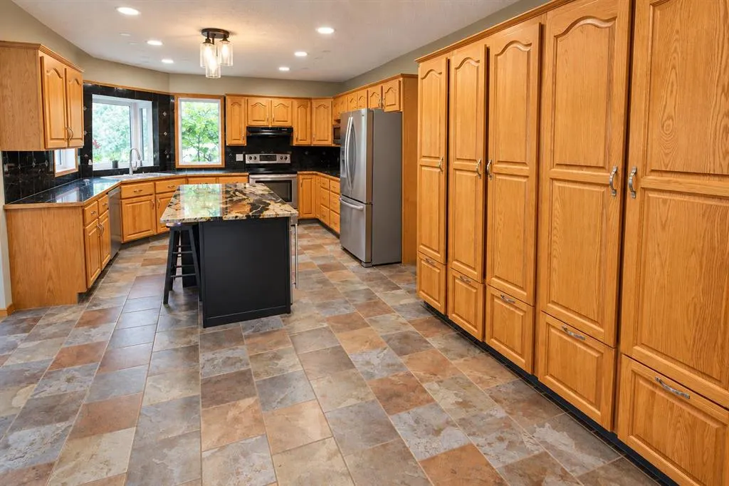 101 Dickenson Crescent