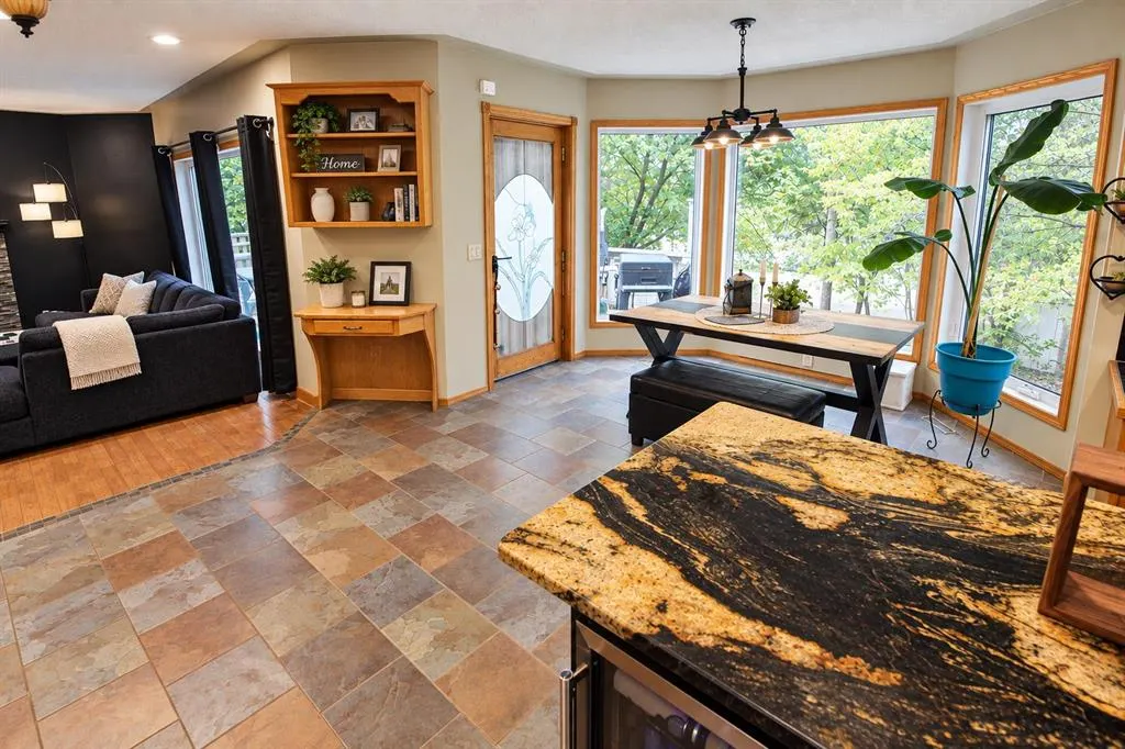 101 Dickenson Crescent