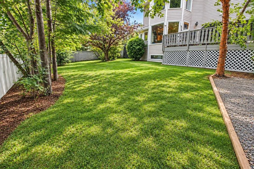 101 Dickenson Crescent
