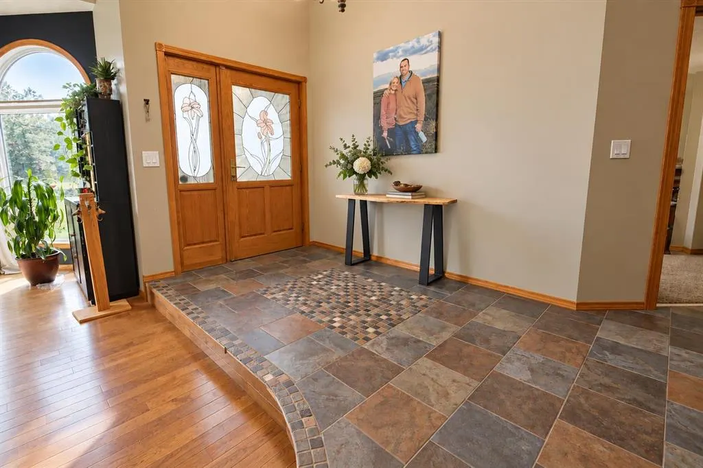 101 Dickenson Crescent