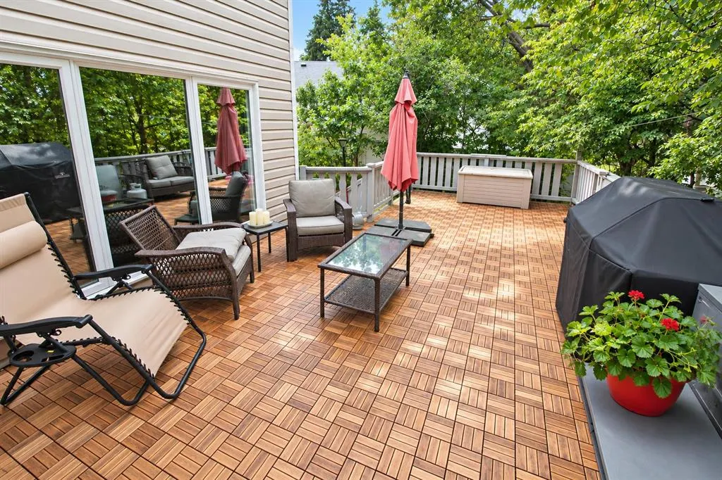 101 Dickenson Crescent